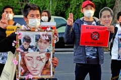 2.-Peaceful-Myanmar-demonstrators2